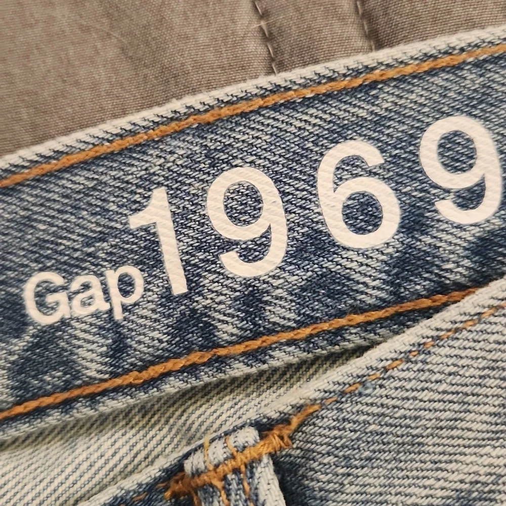 GAP Sexy Boyfriend Denim Blue Women's Jean Shorts Size 30, New With Tags! - Picture 3 of 12